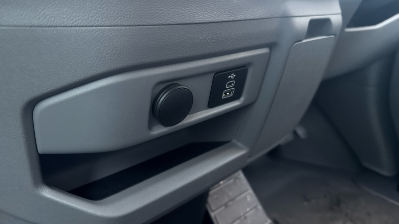 Ford Transit Custom E-320 L1 Rwd 100kW 65kWh H1 Van Limited Auto